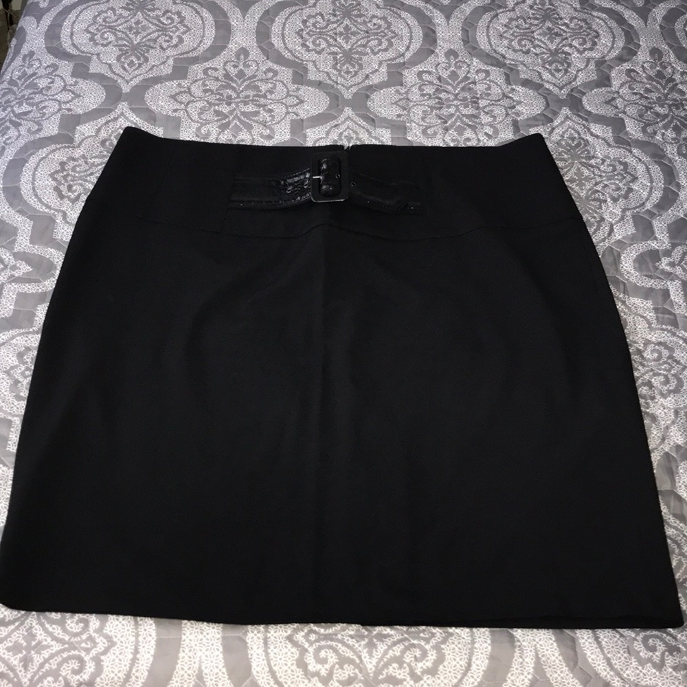 Skirt plus size 24 black in very good condition